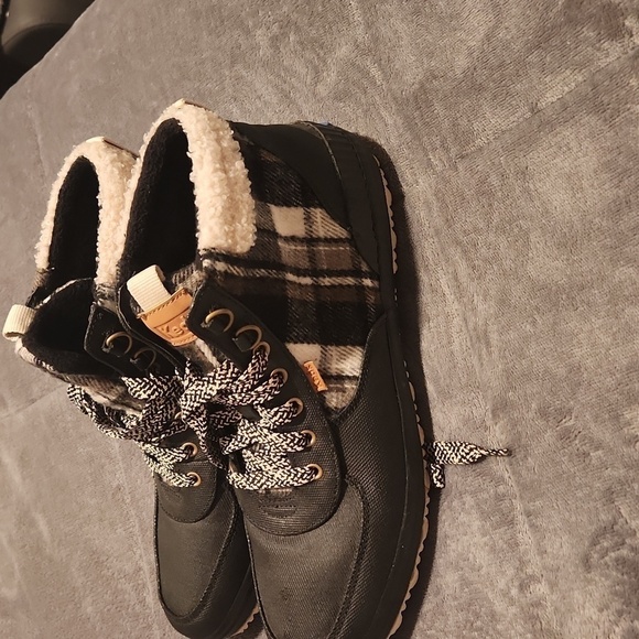 Keds Lace Up High Tops - Picture 3 of 8